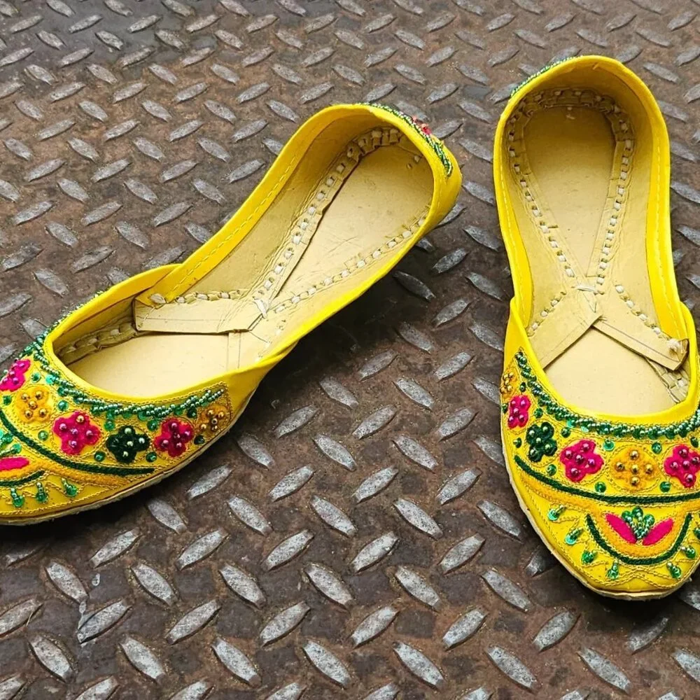 Handmade Khusa Yellow Slip On Leather Sole Embroidery Shoes Size 8 read desc - Picture 5 of 11